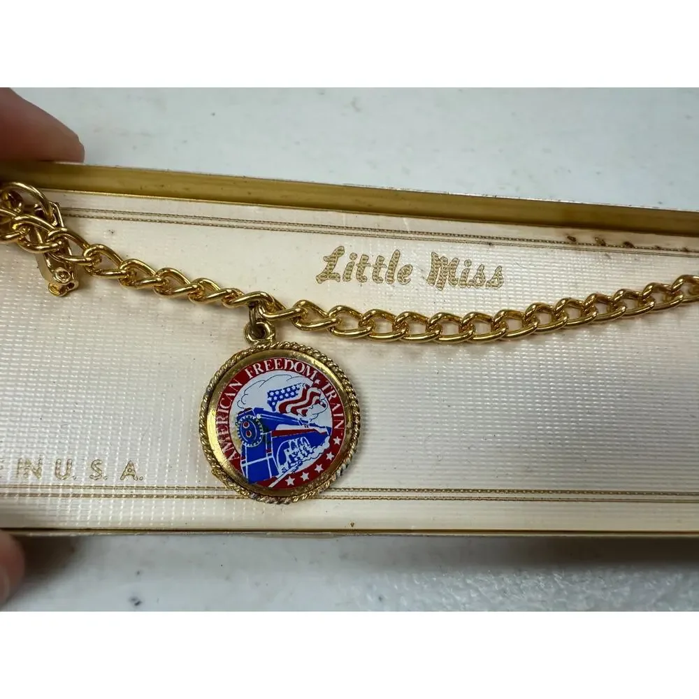 Vintage American Freedom Train Logo Round Gold Tone‎ Charm Bracelet Clasp 6" - Picture 3 of 3